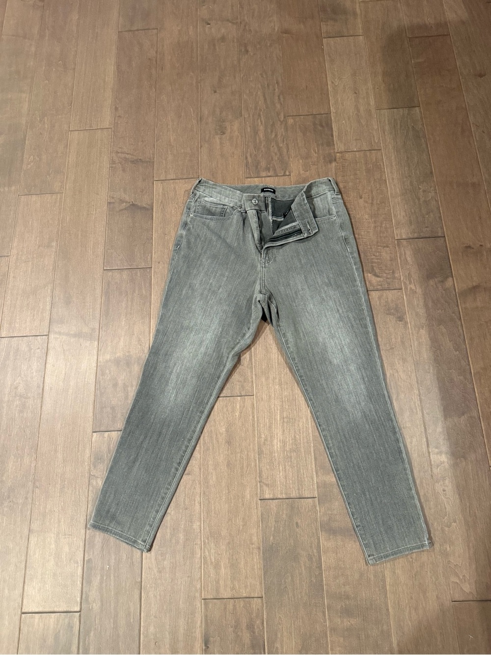 Express Women Gray Cropped Skinny Jeans (size Large)